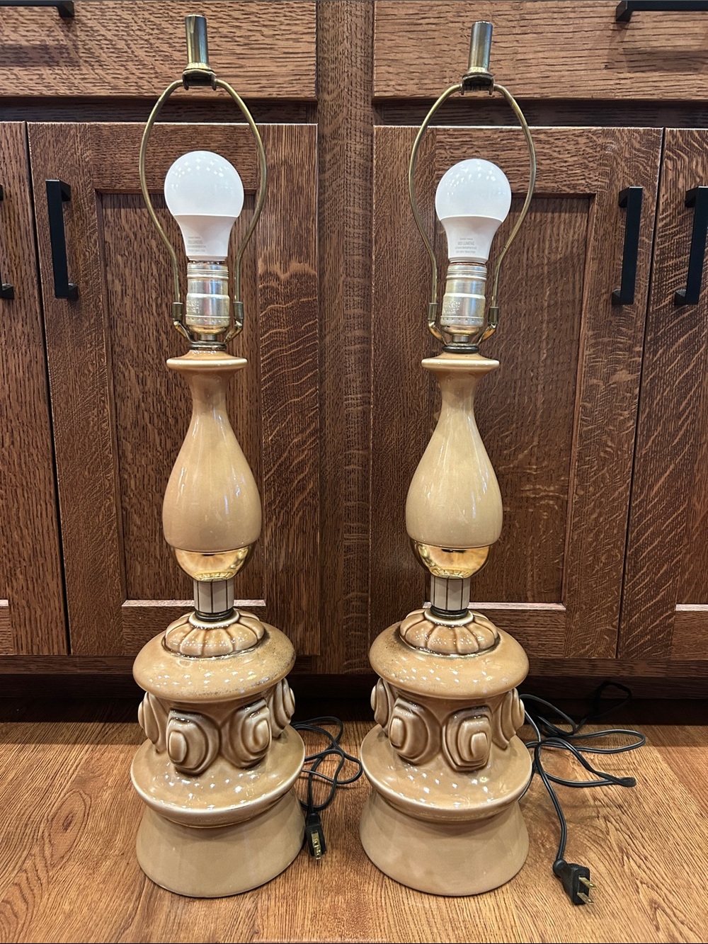 Mid-Century Modern Glazed Ceramic Table Lamp Pair Set in Tan Beige Gold Gilded